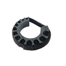 K&M 21404-000-55 Sujetador de cable para pedestal de micrófono.