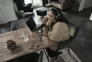 Shure MV7-K-BNDL Micrófono para Podcast y Home Office con tripié de Mesa