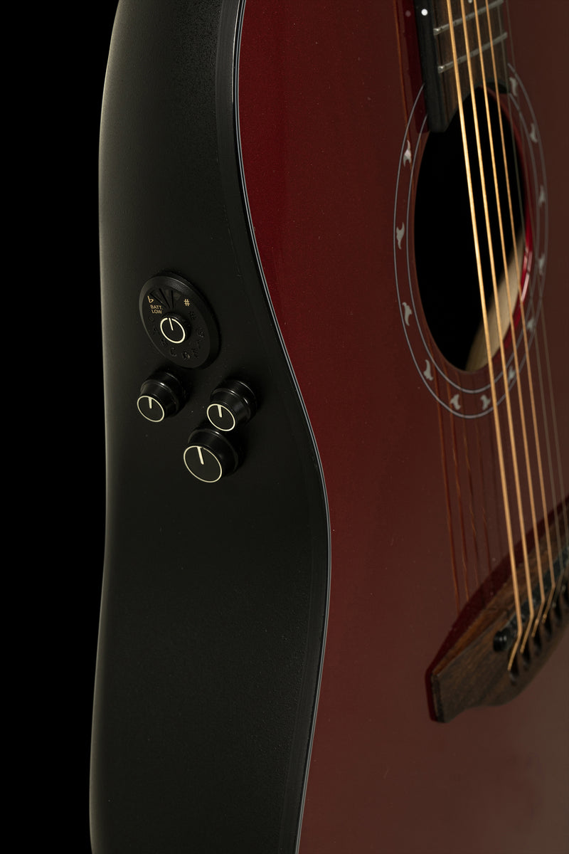 Ovation Pro Series Ultra 1516VRM-G – Guitarra Electroacústica Mid-Depth Vampira Red