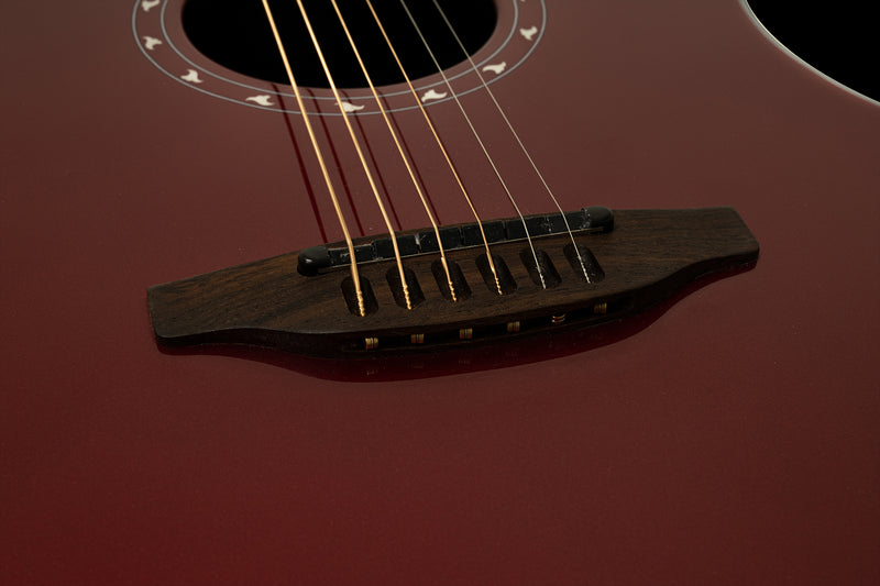 Ovation Pro Series Ultra 1516VRM-G – Guitarra Electroacústica Mid-Depth Vampira Red