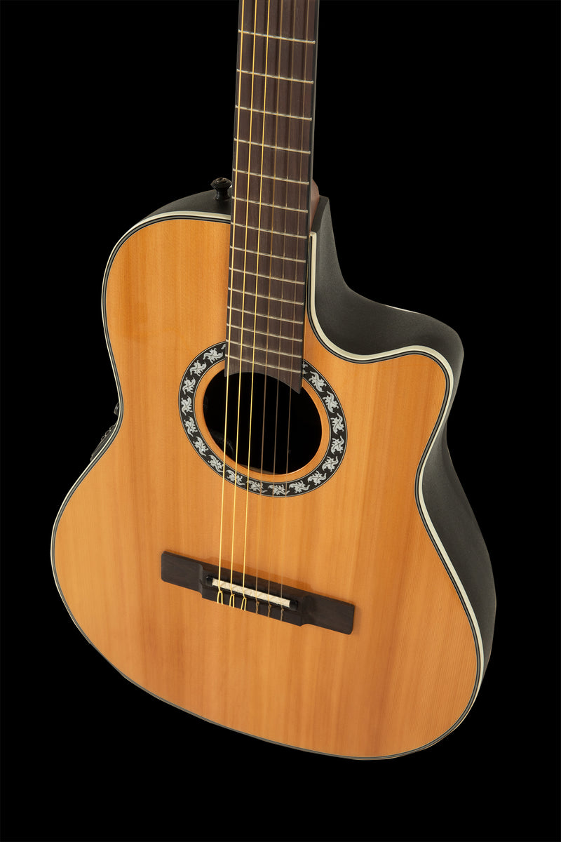 Guitarra Electroacústica Ovation Celebrity Pro Legend de Cuerdas de Nylon 1773AX-4-G