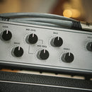 Amplificador Aguilar Hammer TH700 blanco