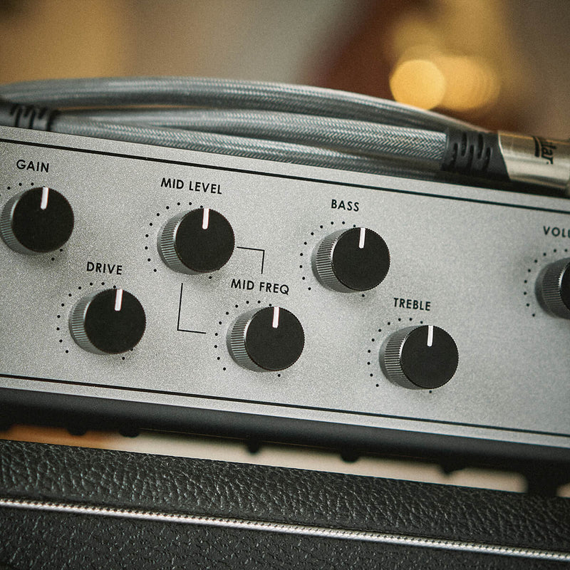 Amplificador Aguilar Hammer TH700 blanco