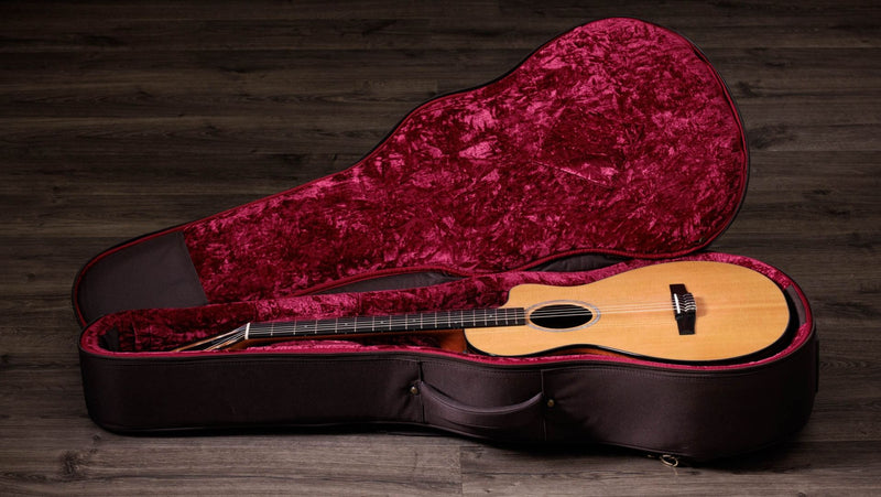 taylor 212ce plus nylon para escenario y estudio