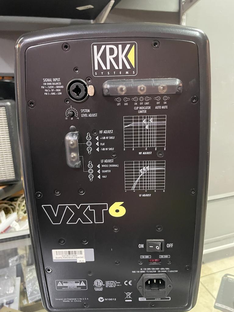 Monitor de estudio KRK VXT6 (USADO)