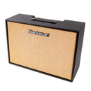 Amplificador Blackstar Debut 100R-212B Black de 100 watts con dos bocinas de 12 pulgadas.