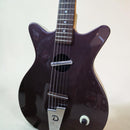 Detalle del cuerpo hollow body de la Danelectro Convertible Pro con pastilla Lipstick.