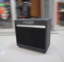 Amplificador Fender Bassbreaker 007 de bulbos seminuevo en excelente estado.