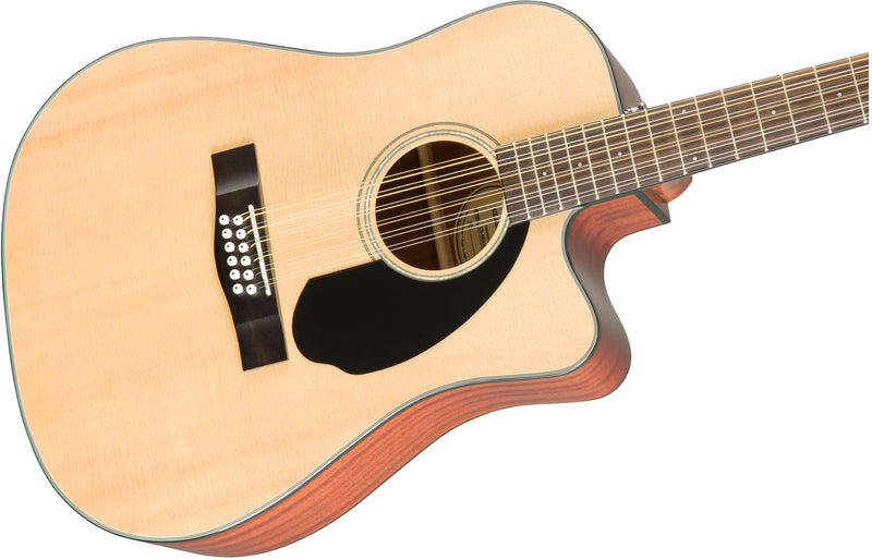 Cuerpo dreadnought de la Fender CD-60SCE 12 cuerdas