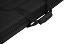 Estuche Fender Foam Core abierto con compartimento interior para accesorios