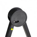 Soporte Gravity Solo-G Acoustic plegado, diseño compacto y portátil con pies antideslizantes.