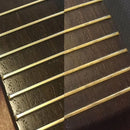 Aplicación de MusicNomad F-ONE Oil sobre diapasón de guitarra