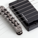 Cuerpo de tilo con tapa arqueada de la Schecter Demon‑6 color vintage white