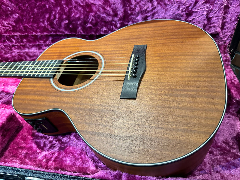 Tapa frontal Guitarra electroacústica Symphonic GS-1 Chocolate 3/4 con acabado mate