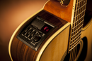 Preamplificador Takamine TP-4TD con afinador integrado en la GD51CE