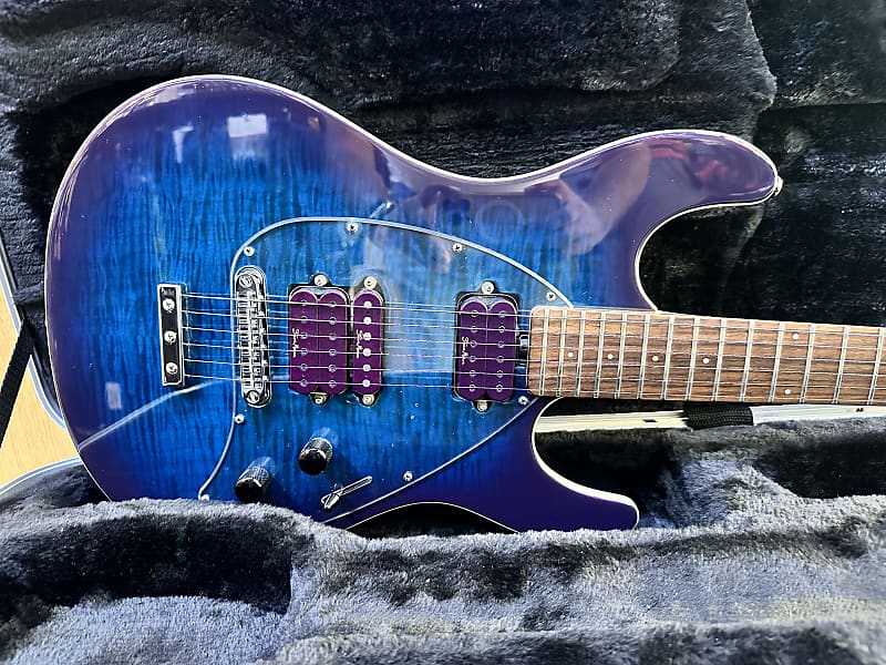 Ernie Ball Music Man Steve Morse Signature Y2D HT 2014 - D.Purple Burst