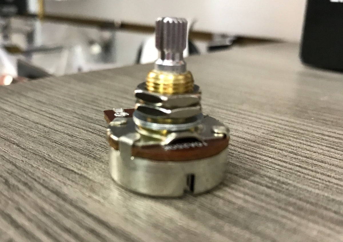 Potenziometro Audio Bourns 250k - Con Vaso Conico, Albero Potenziometro Audio Bourns 250k - Con Vaso Conico, Albero