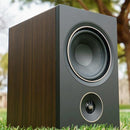 Par de altavoces de repisa de alta fidelidad, PSB Alpha P5 (WLNT) color walnut